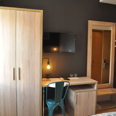 Oda Hotel Tirana 3* Тирана