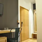 Oda Hotel Tirana 3*