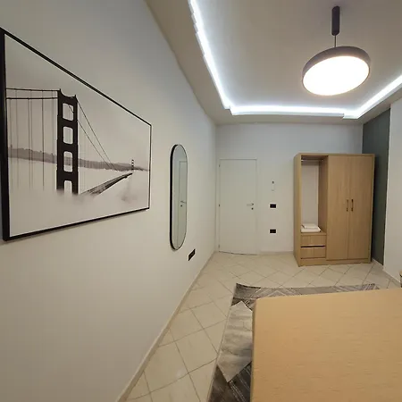Oda Hotel Tirana מלון 3*