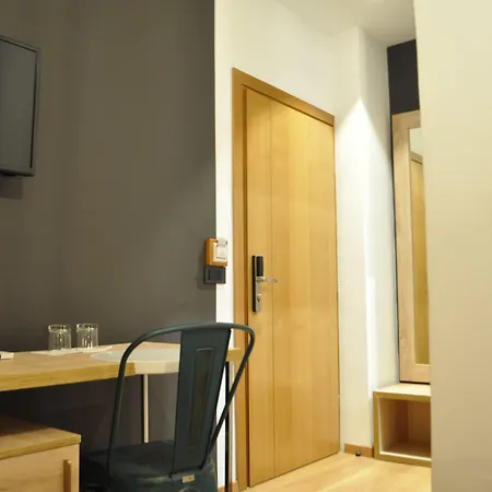 Oda Hotel Tirana 3*