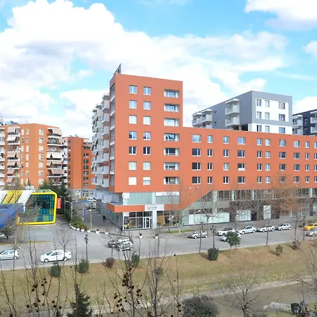 地拉那奥达酒店 3*