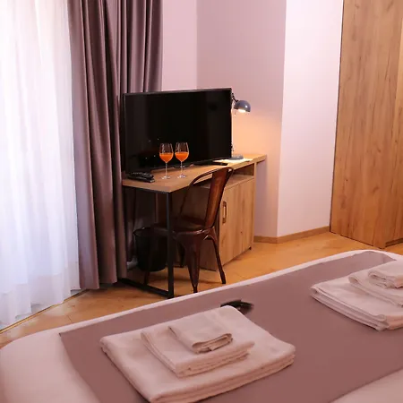 Oda Hotel Tirana 3*