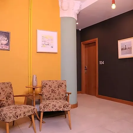 Oda Hotel Tirana מלון 3*